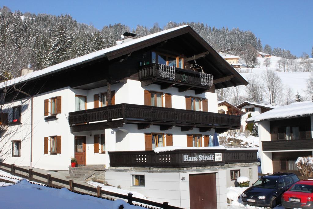 Haus Straif Appartamento Brixen im Thale Esterno foto